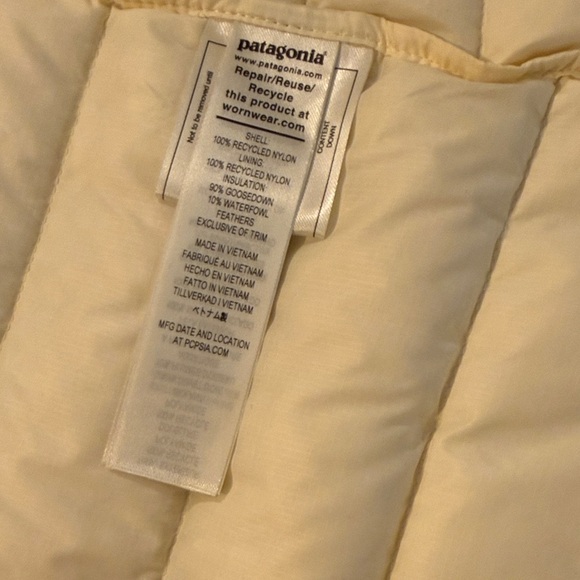 Patagonia Women's Cream Puffer Vest - size XL - Picture 4 of 6